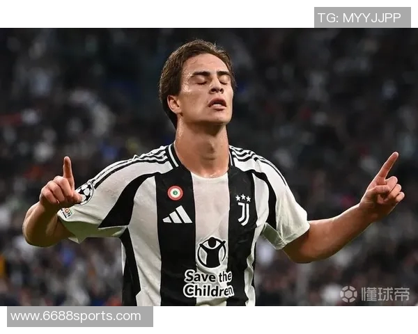 伊尔迪兹赛后与大卫路易斯合影留念称赞传奇球员的精彩表现 伊尔迪兹赛后与大卫路易斯合影留念称赞传奇球员的精彩表现