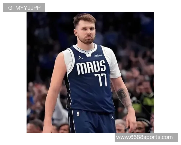 詹姆斯称赞东契奇为顶级四分卫自认外接手角色轻松自如